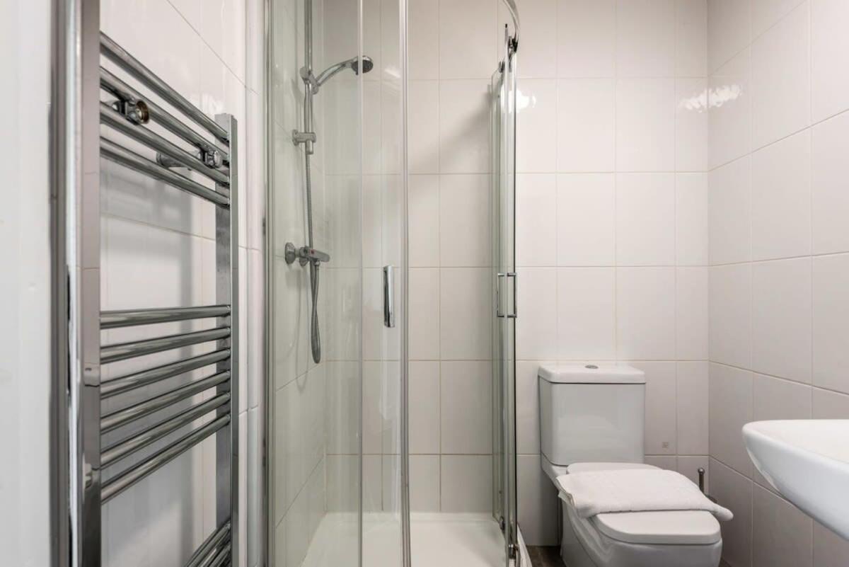 Апартаменты Modern & Bright Budget Studio In Central Донкастер Экстерьер фото