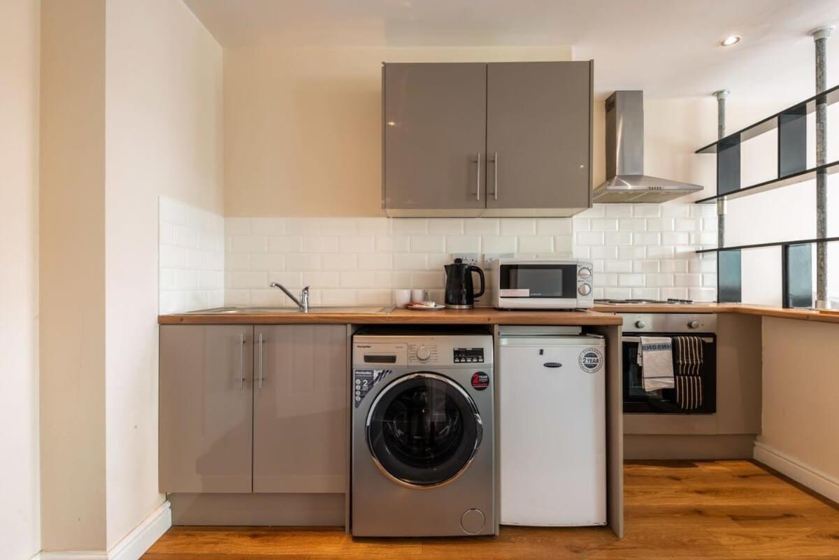 Апартаменты Modern & Bright Budget Studio In Central Донкастер Экстерьер фото