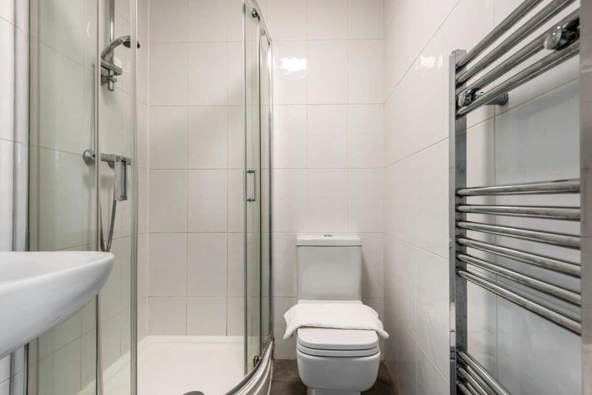 Апартаменты Modern & Bright Budget Studio In Central Донкастер Экстерьер фото