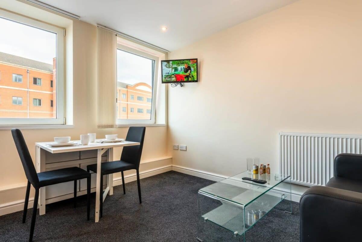 Апартаменты Modern & Bright Budget Studio In Central Донкастер Экстерьер фото