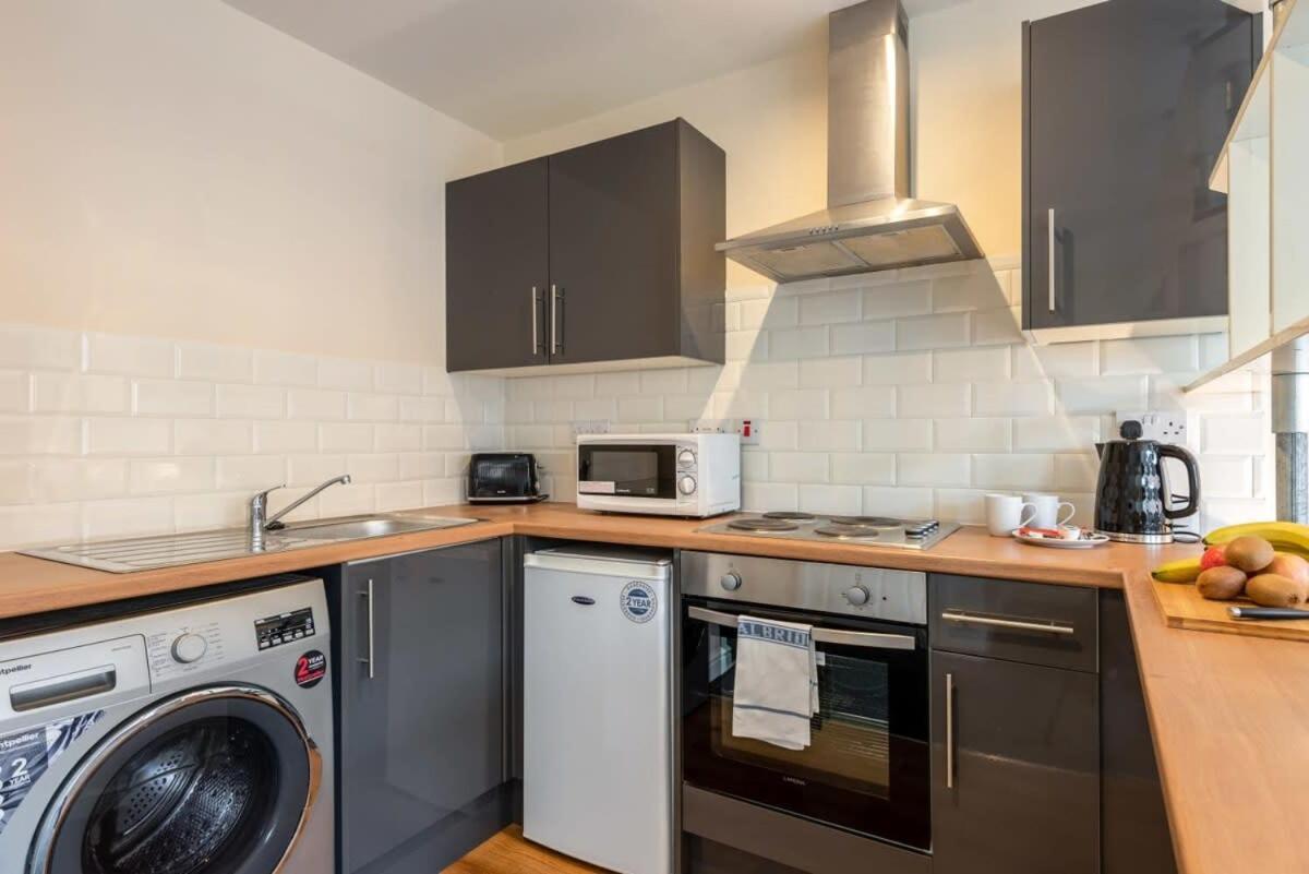 Апартаменты Modern & Bright Budget Studio In Central Донкастер Экстерьер фото