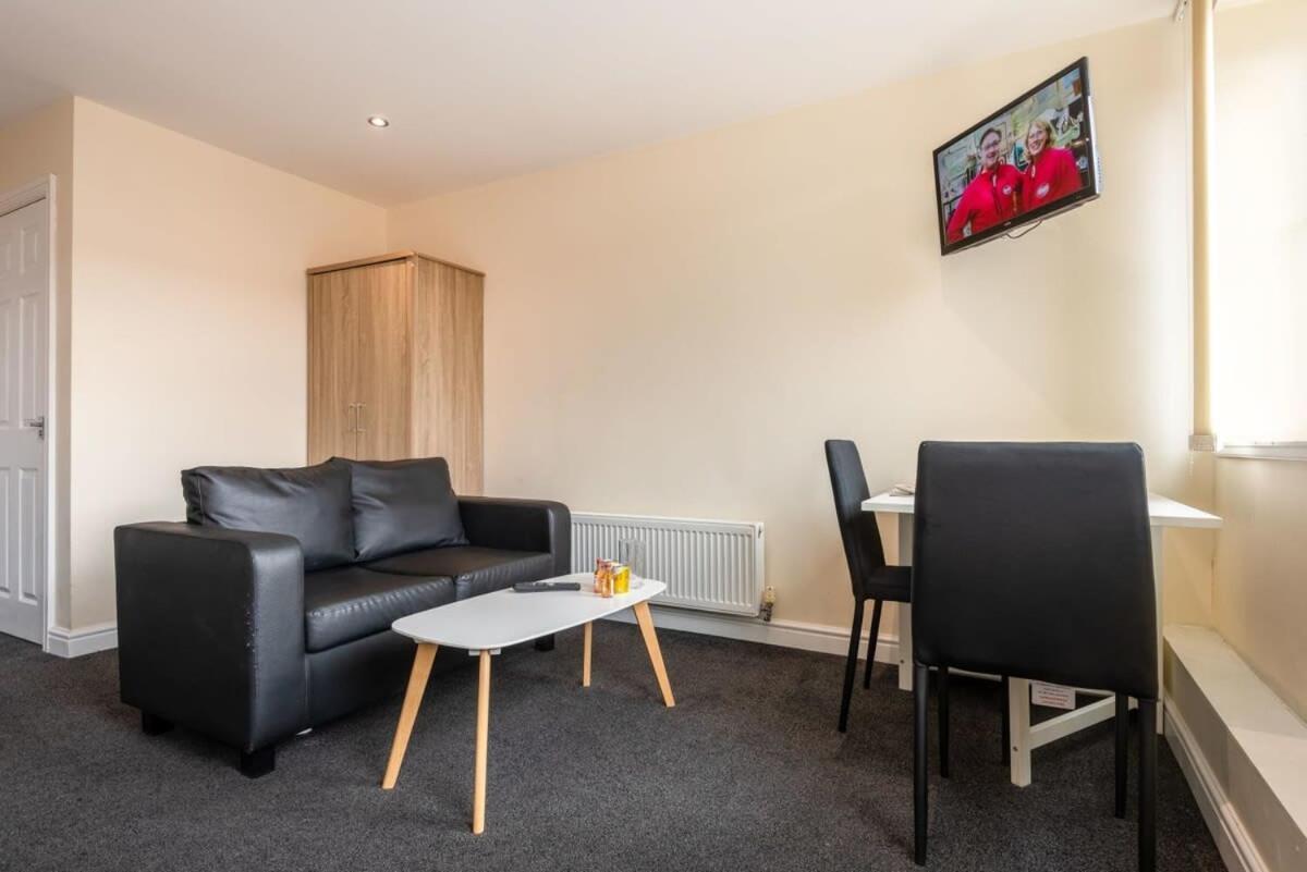 Апартаменты Modern & Bright Budget Studio In Central Донкастер Экстерьер фото