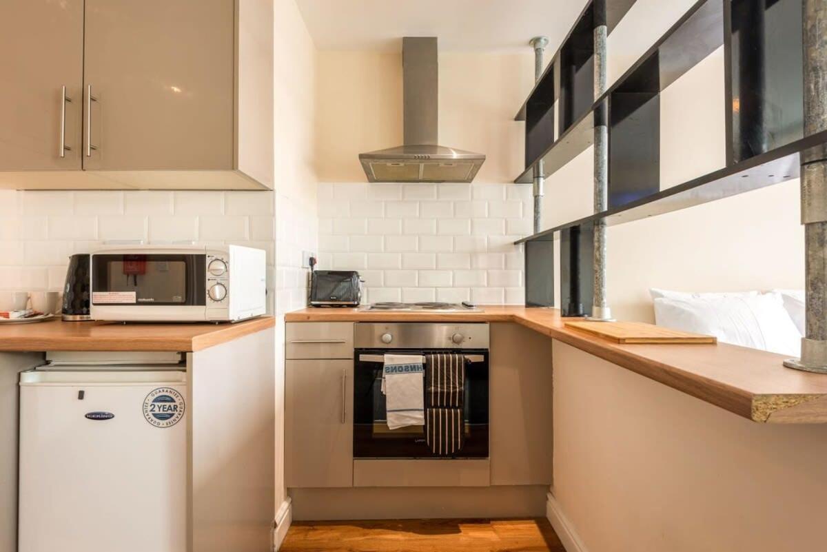 Апартаменты Modern & Bright Budget Studio In Central Донкастер Экстерьер фото